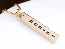 Load image into Gallery viewer, Men's Gold Hebrew Name Necklace - Everything Beautiful Jewelry