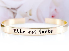 Load image into Gallery viewer, She is Strong bracelet, Elle est forte, Support Women Strength - Everything Beautiful Jewelry
