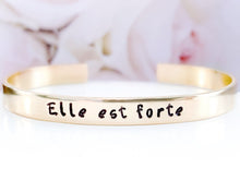 Load image into Gallery viewer, She is Strong bracelet, Elle est forte, Support Women Strength - Everything Beautiful Jewelry